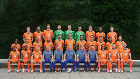 申花力克泰山夺冠，于汉超关键一击锁定足协杯荣耀